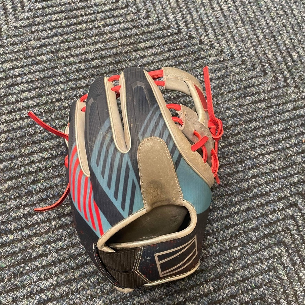 Barely used Rawlings Rev1x 11.5